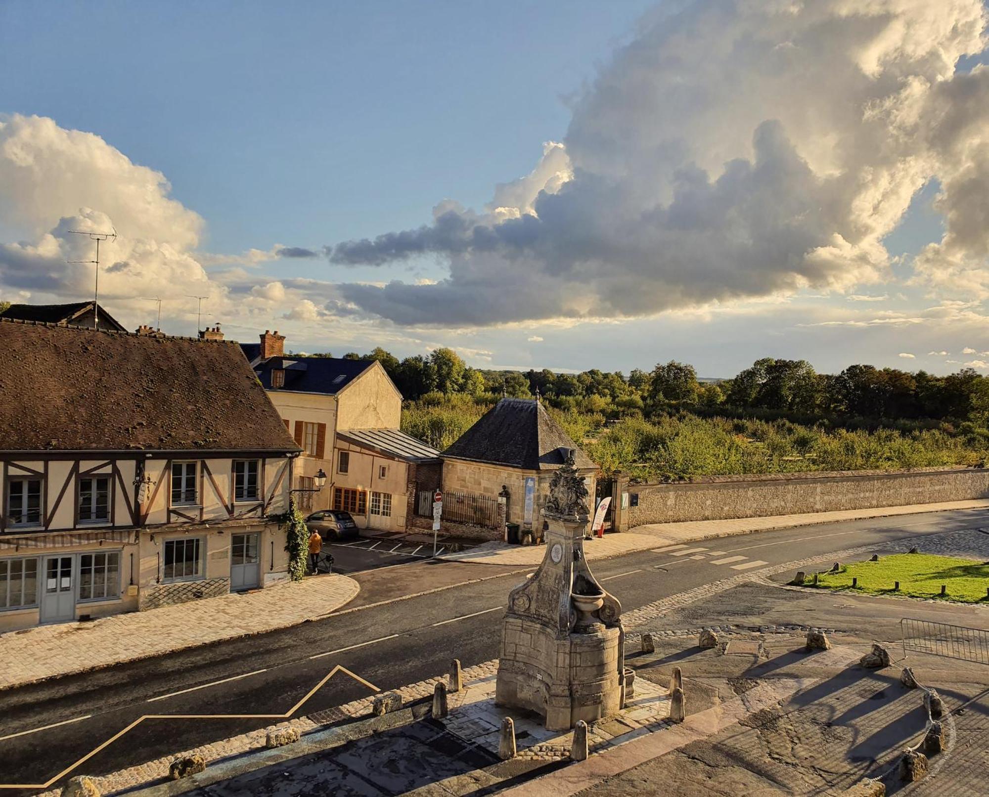 Gite De L'Ecu La Roche-Guyon Exterior foto